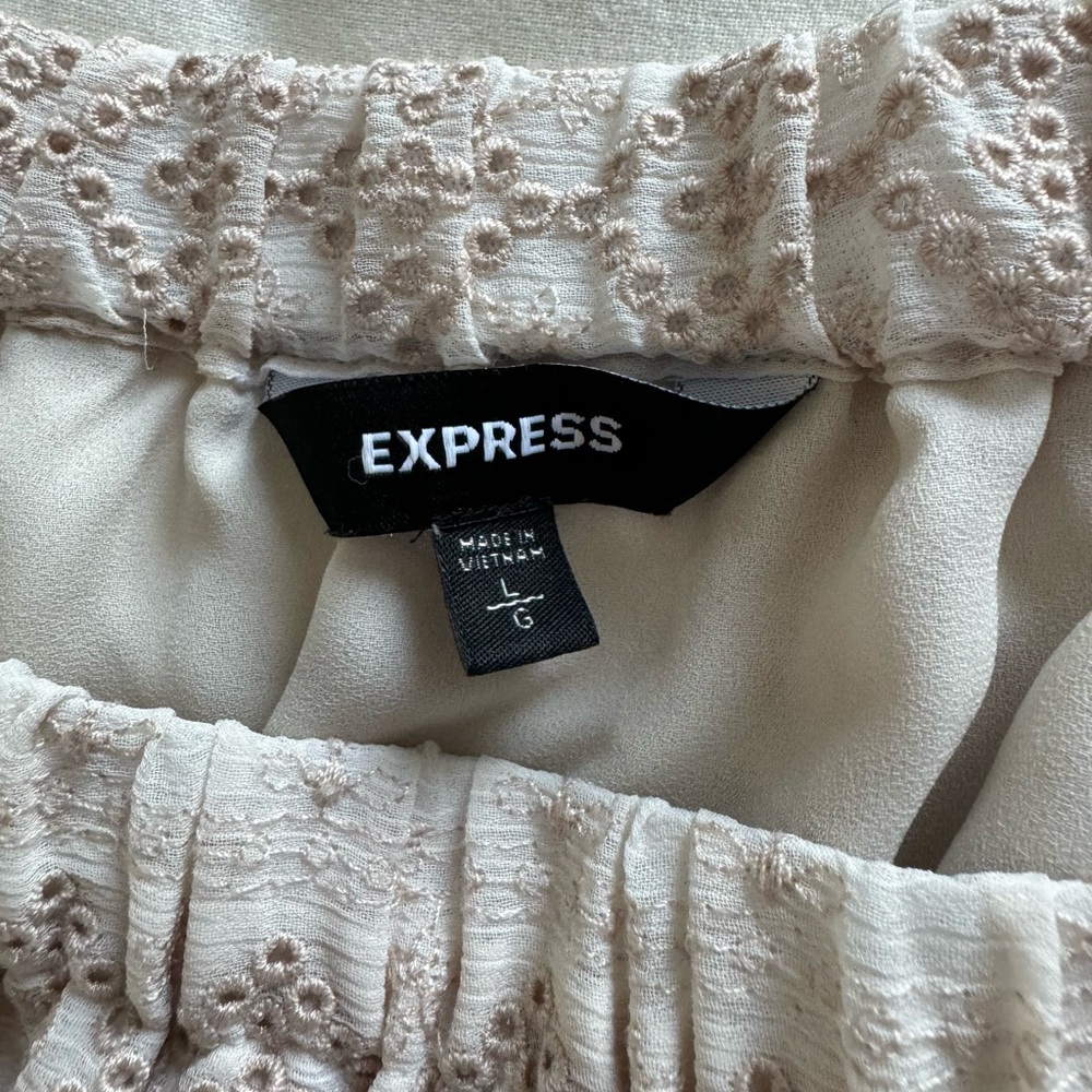 Express Off-Shoulder Top - Picture 4 of 4
